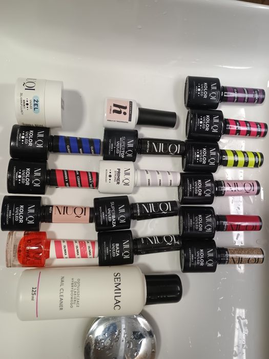 Zestaw do manicure hybrydowego lampa lakiery bazy top