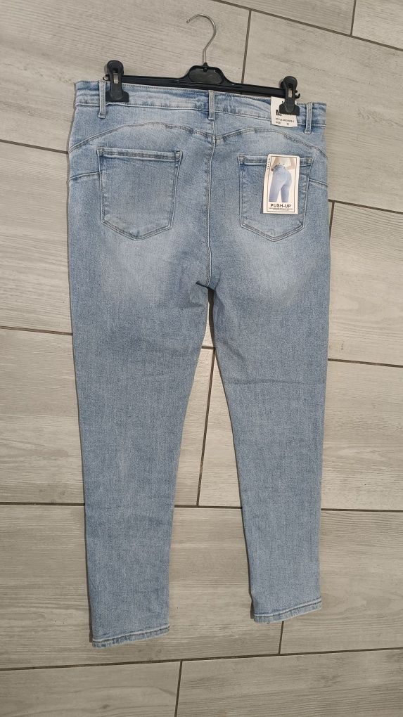Jeansy M Sara 44 46