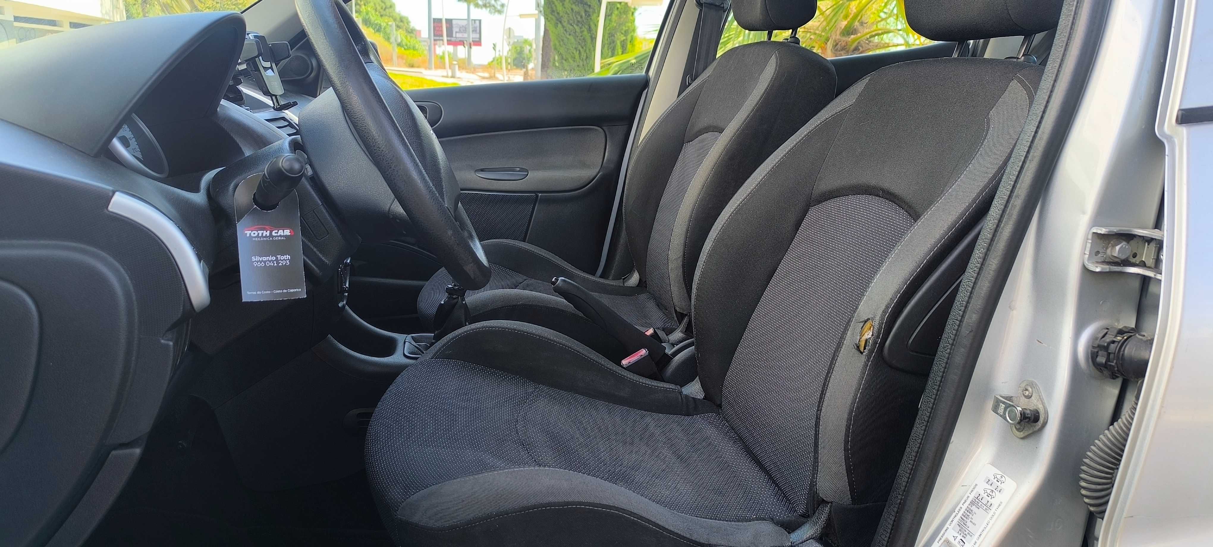 Peugeot 206 + 1.4 HDi (Diesel) 2011