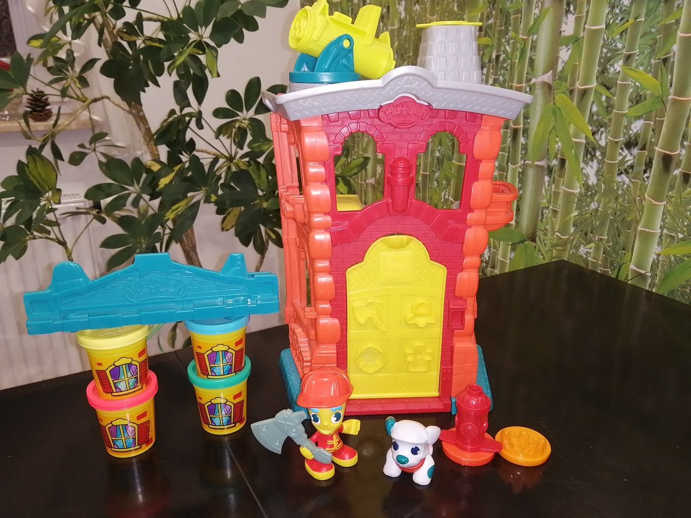 Play-Doh Town, remiza strażacka, lodziarnia i ciastkarnia, duży zestaw