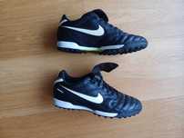 Chuteiras de Futebol Nike Tiempo - Tamanho 41