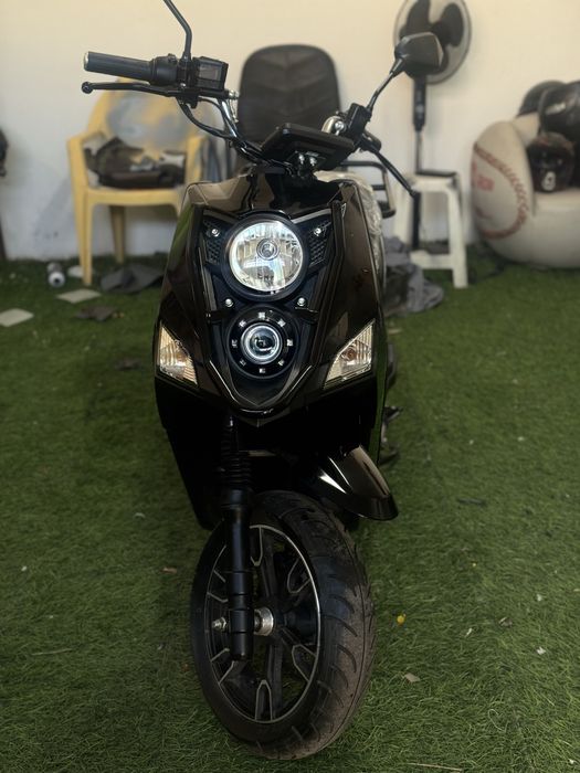 Scooter eletrica Sura cargo 72v nova