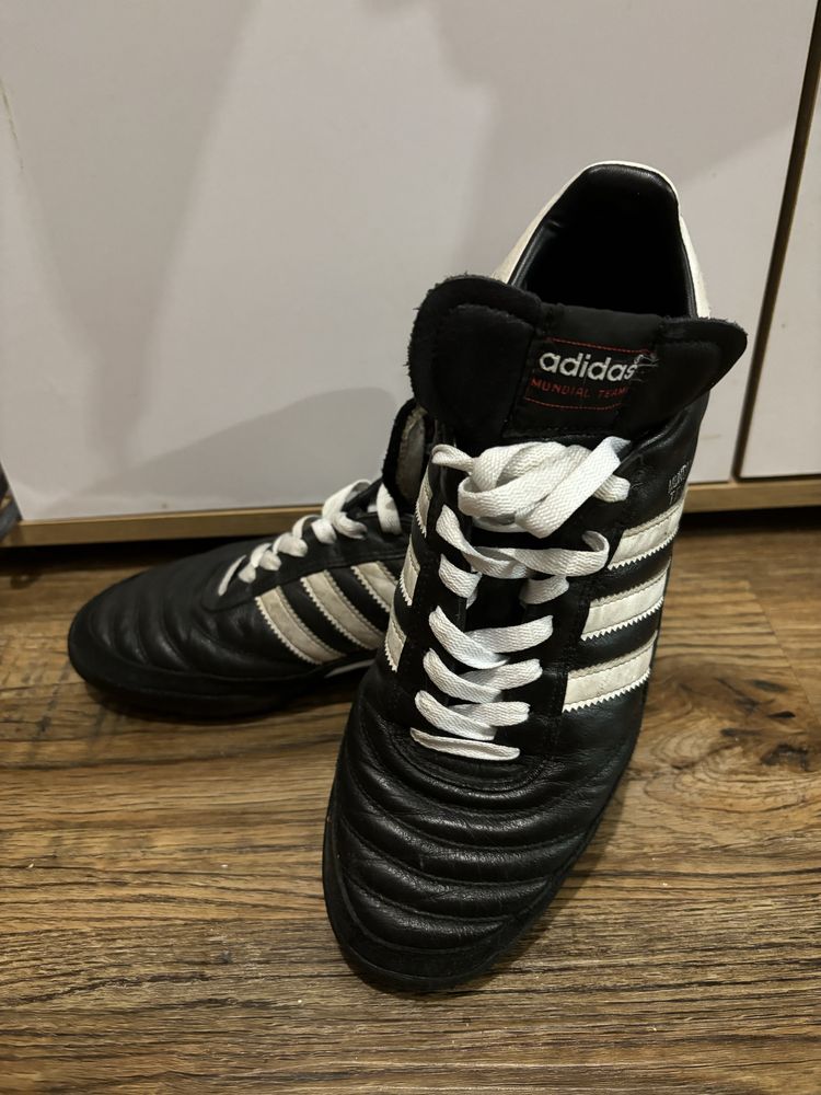 Adidas mundial team 42 2/3 (27.5см)