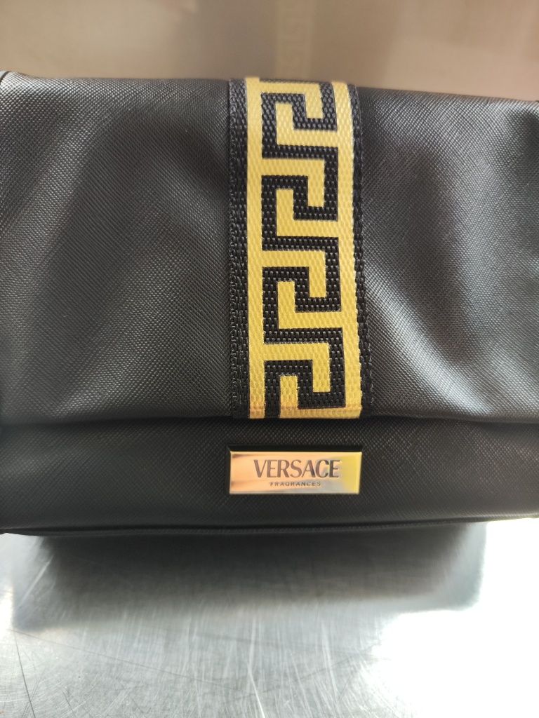 Versace - elegancka torebka na magnes