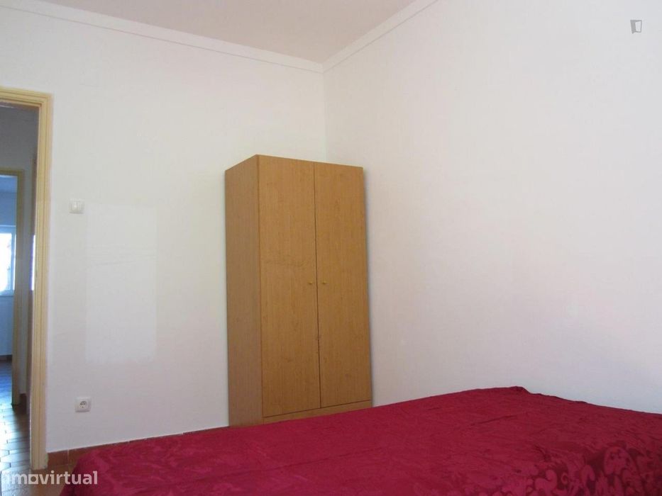 745913 - Quarto com cama de casal em...