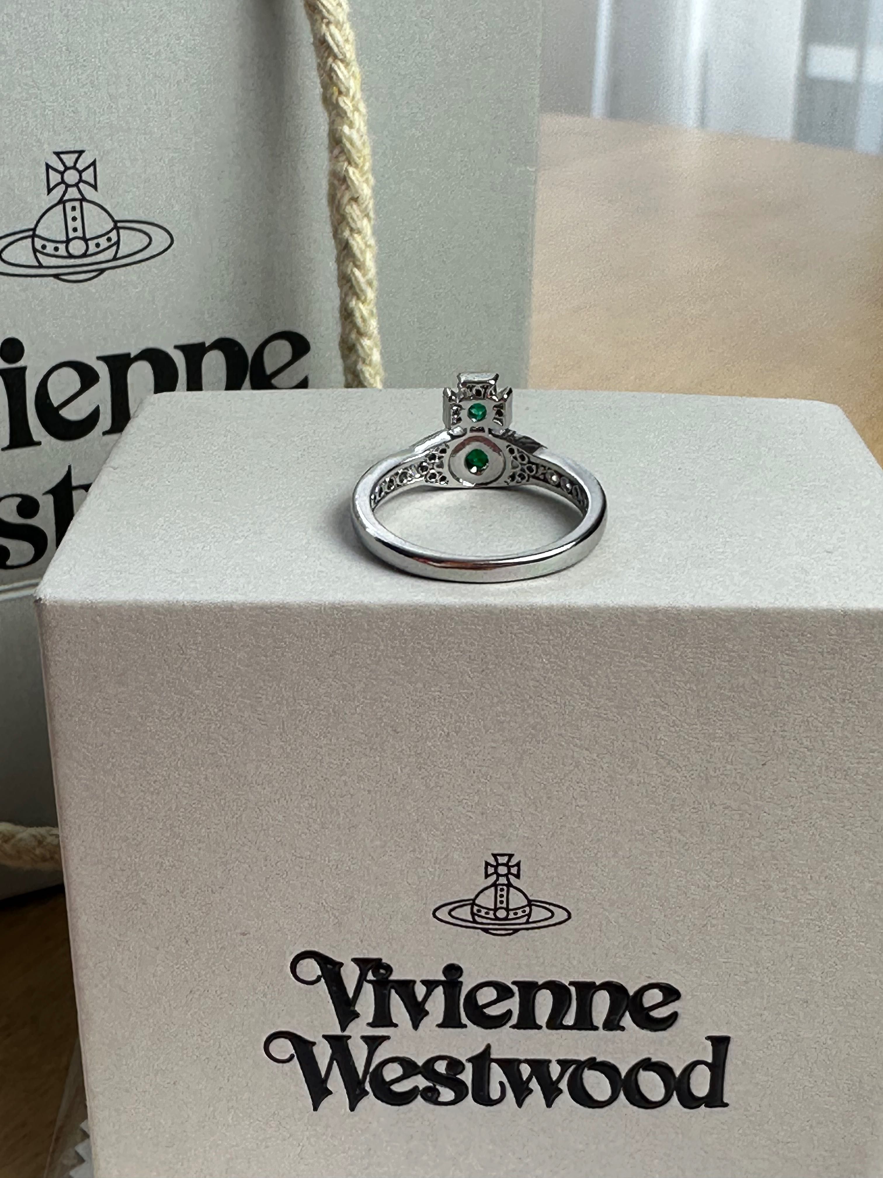 Vivienne Westwood Green Crystal Silver Ring кольцо каблучка