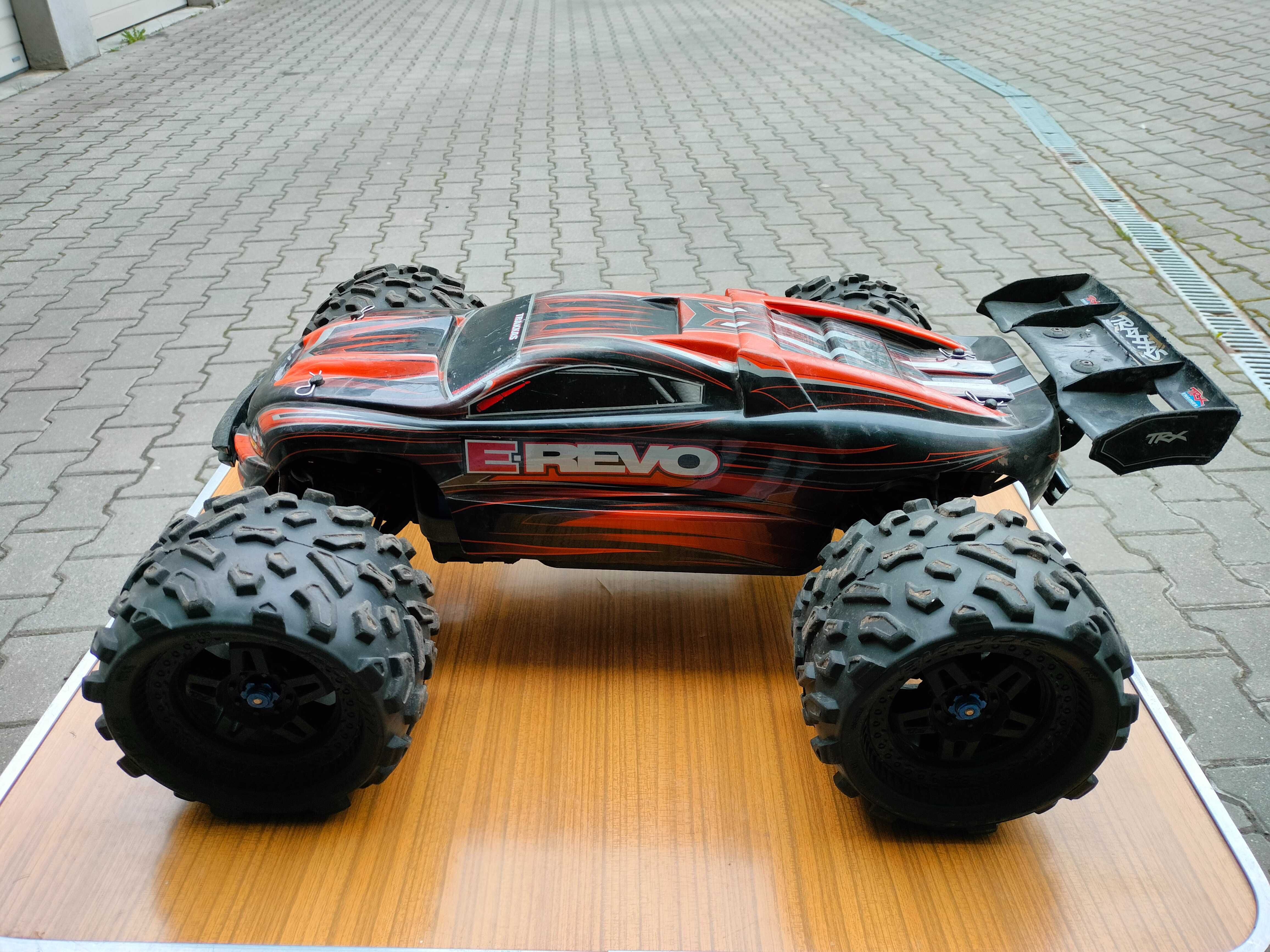 Traxxas E-Revo RTR 100% sprawny !