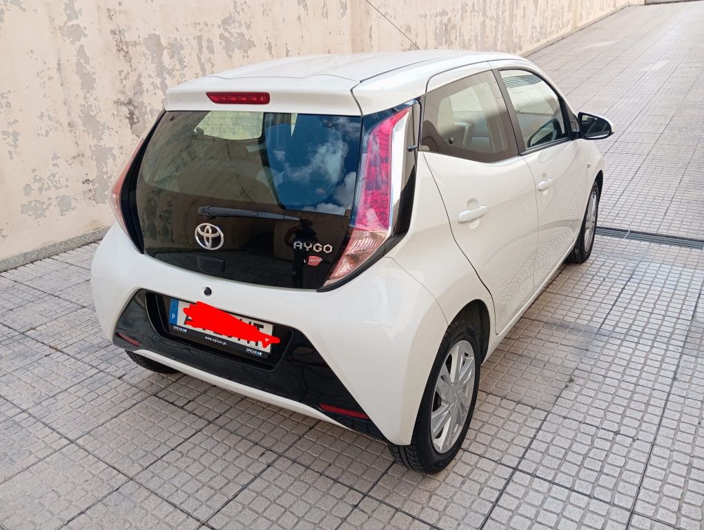 Toyota Aygo 1.0 caixa automática 85000kms 2015