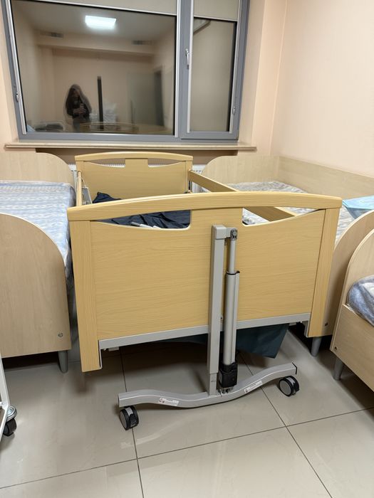 Медичне ліжко з електроприводом