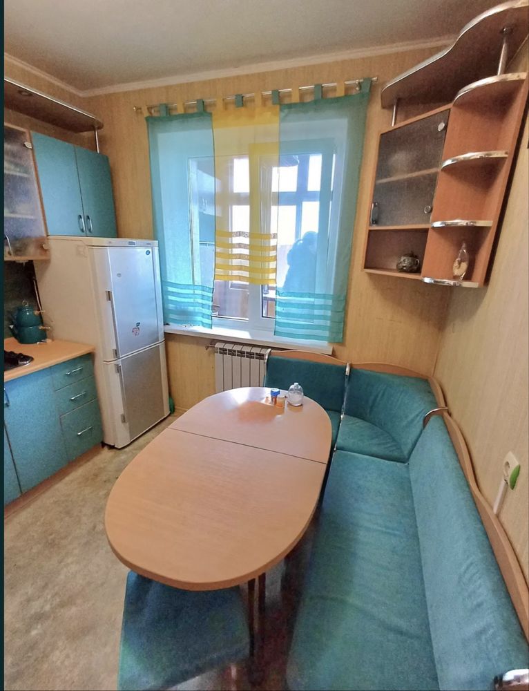 Продаю 1 комнатную Большую квартиру 42м на МИРА /Пл. Победы