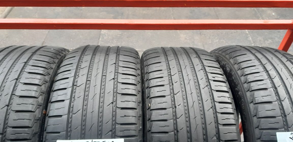 Opony Letnie 235÷55÷17÷.NOKIAN.Rok 2018.Cena 400 zł kpl-4 sztuki.