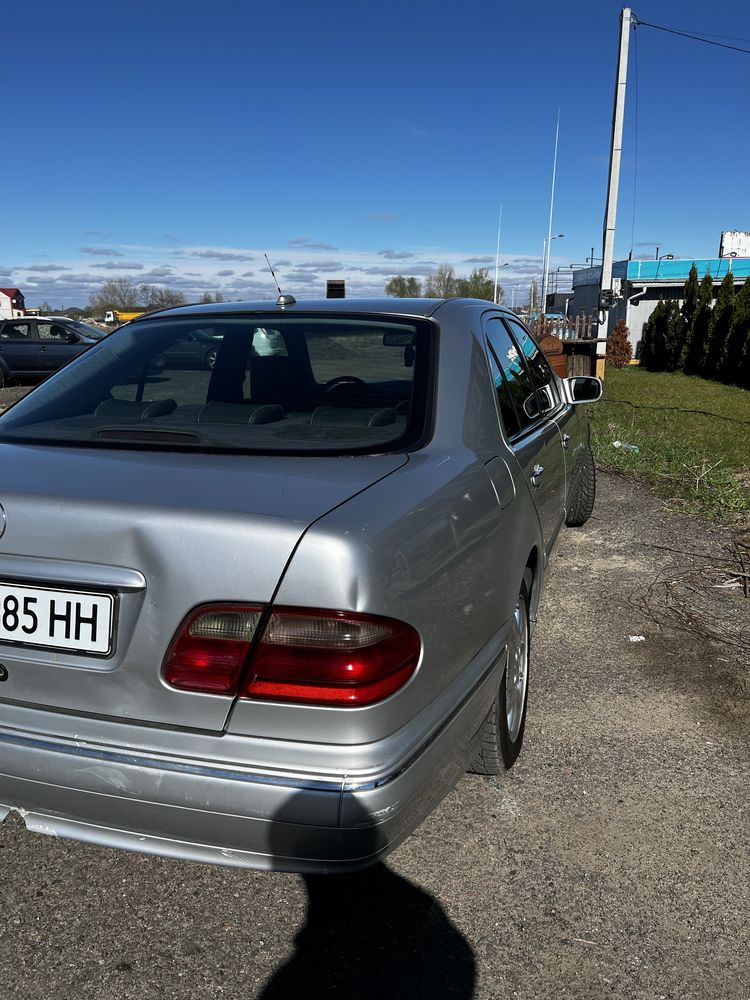 Mercedes e320 w210