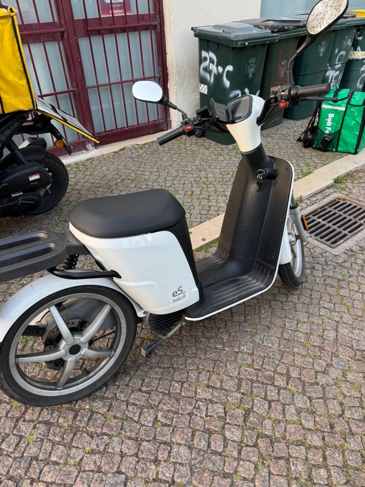Scooter elétrica Askoll Espro