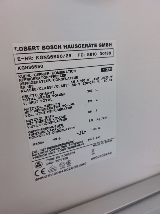 Холодильник Bosch noFrost висота 1.84 см. 3 шуфляди на морозильна