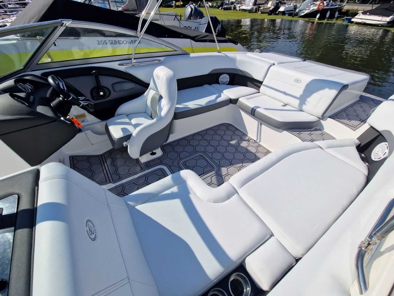 motorówka COBALT 220 S MerCruiser 5.0 ECT BravoThree 2012