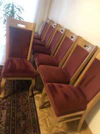Piekne solidne krzesła dębowe