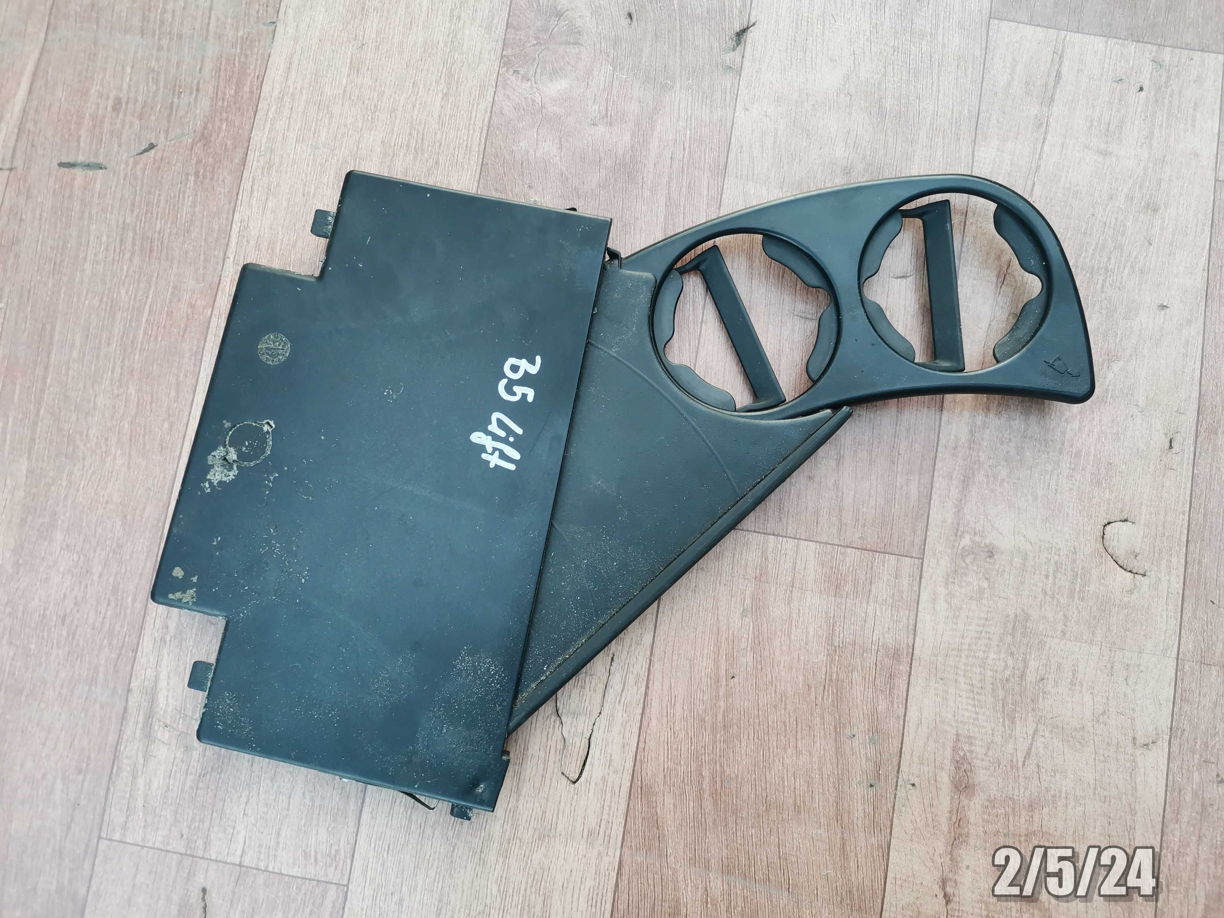 VW Passat B5 FL lift Uchwyt na kubki Cupholder