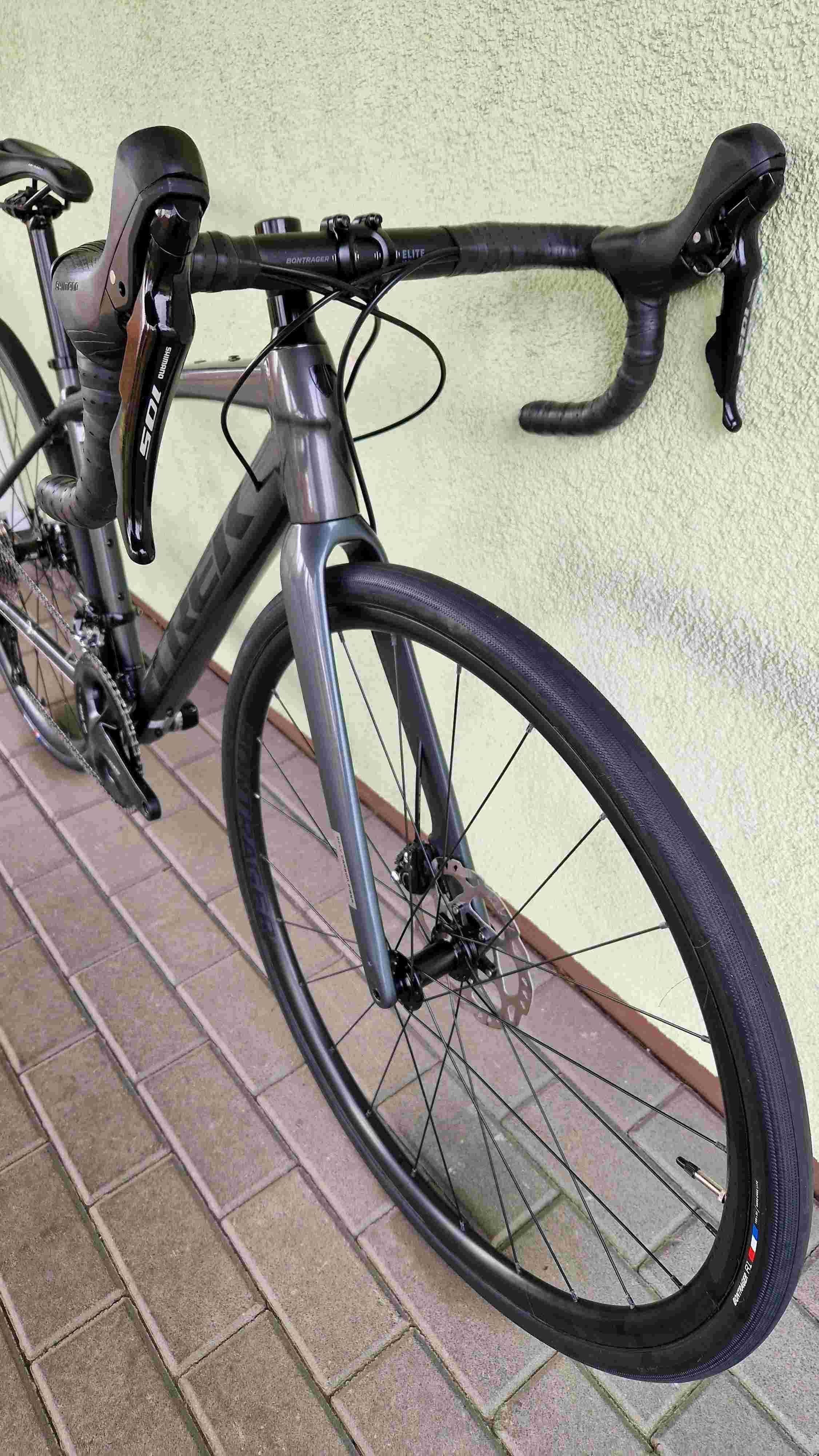 TREK DOMANE AL5 sztywne osie GRAVEL r49