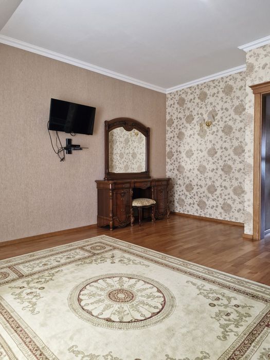 Двоповерховий дуплекс с сучасним капітальним ремонтом