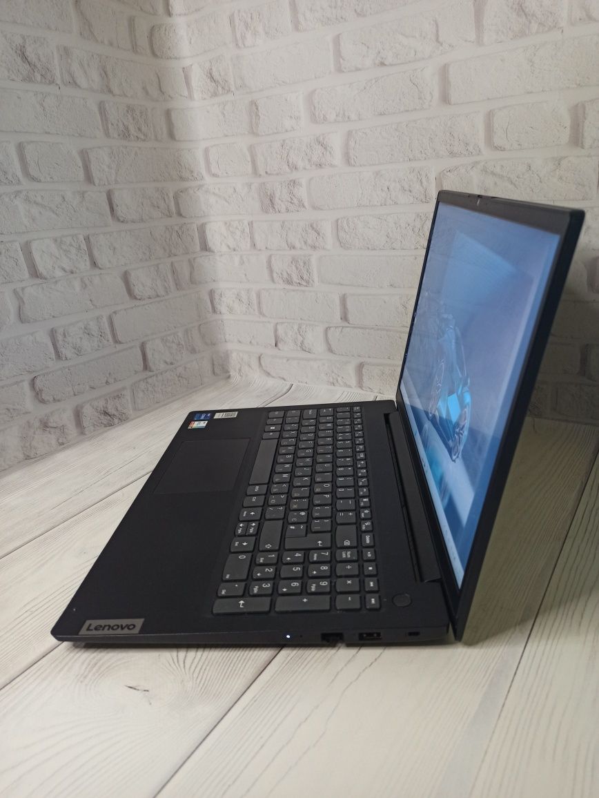 Ноутбук Lenovo V15 G3 i7-1255U 10 ядер 16Gb RAM 512Gb SSD