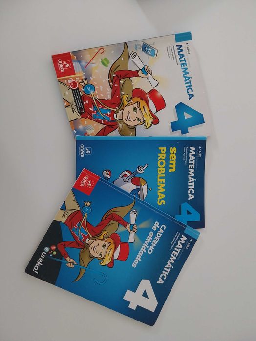 Manuais e livros de fichas 4 ano