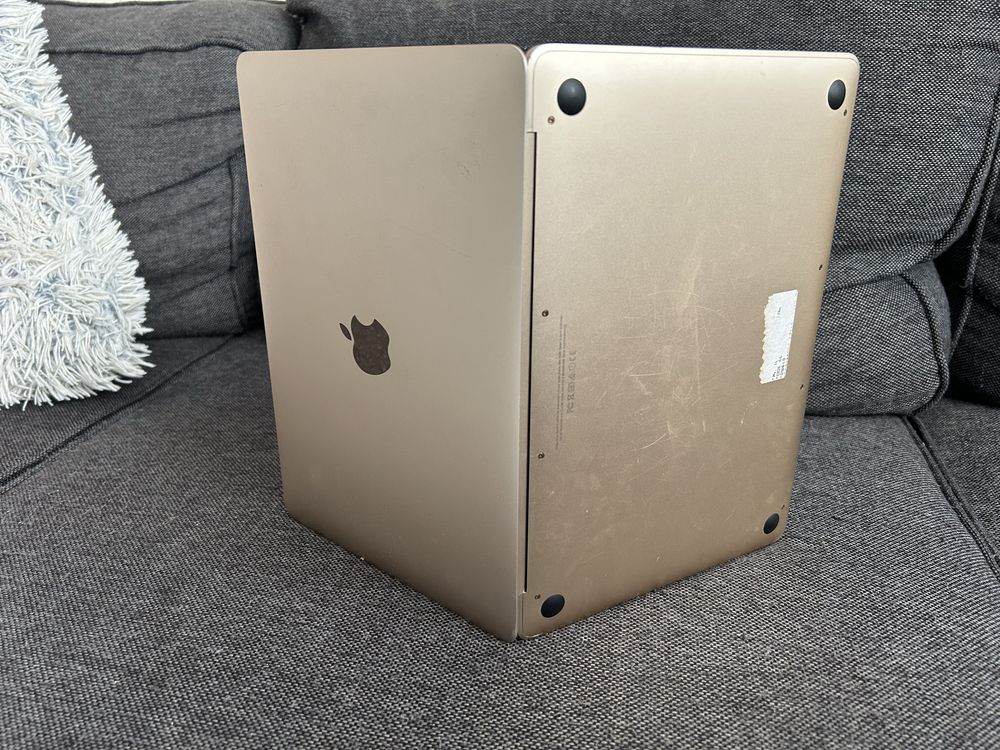 Laptop Apple A1354 12’ nie włqcza sie