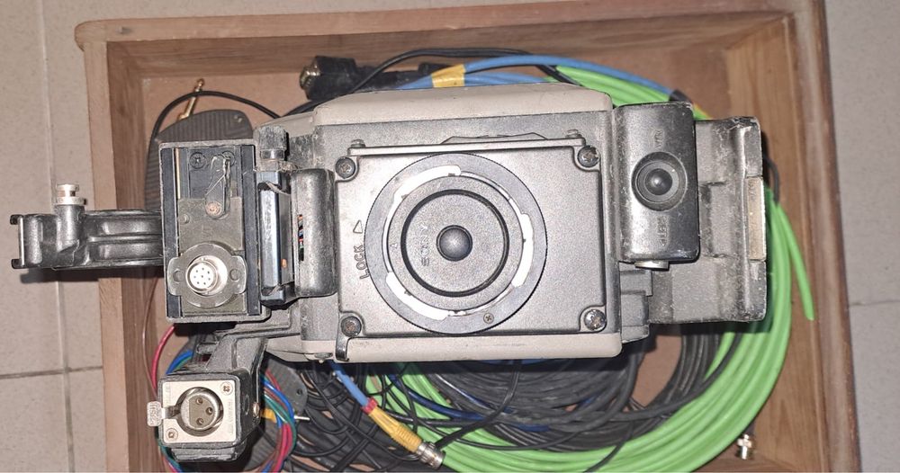 Camera de estudio Hitachi Z-one -c