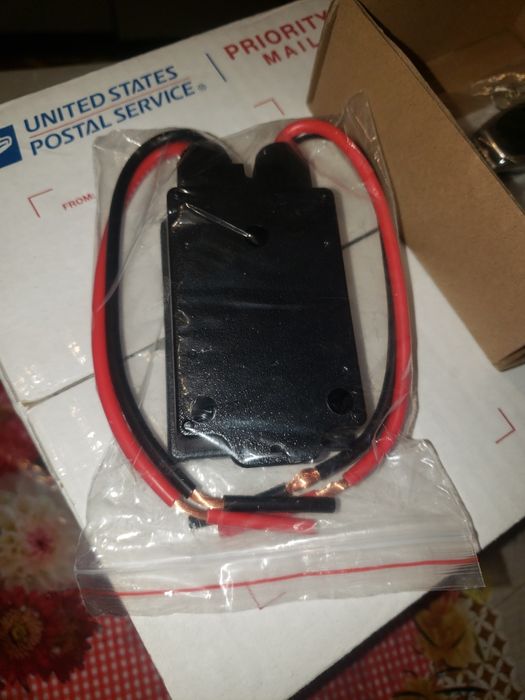 Реле електичне на пульті для воріт 12-72B 30А
Вхід 12-72В