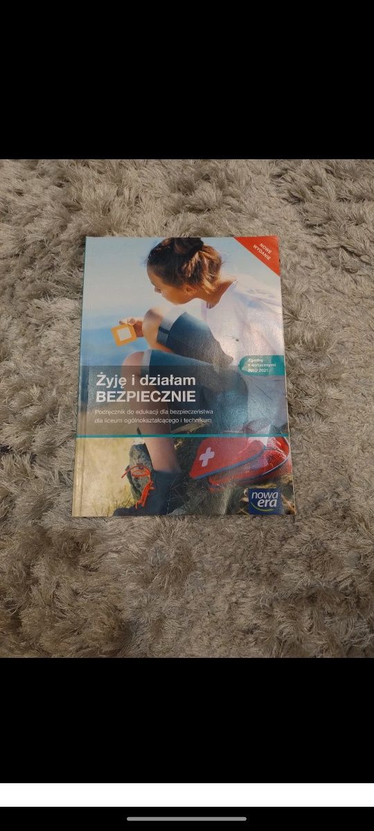 Podręcznik edb żyje i działam bezpiecznie