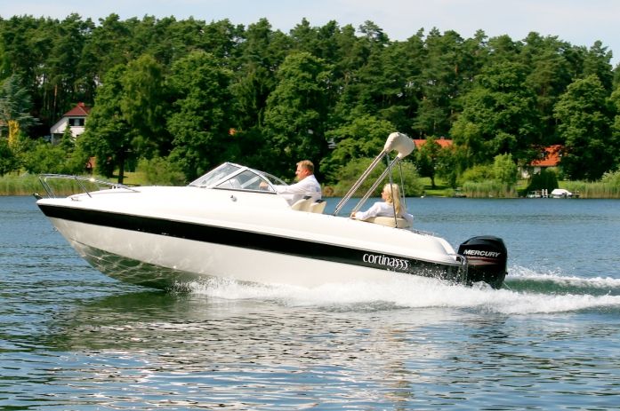 Nowa łódź motorowa kabinowa - Cortina 555 mboats