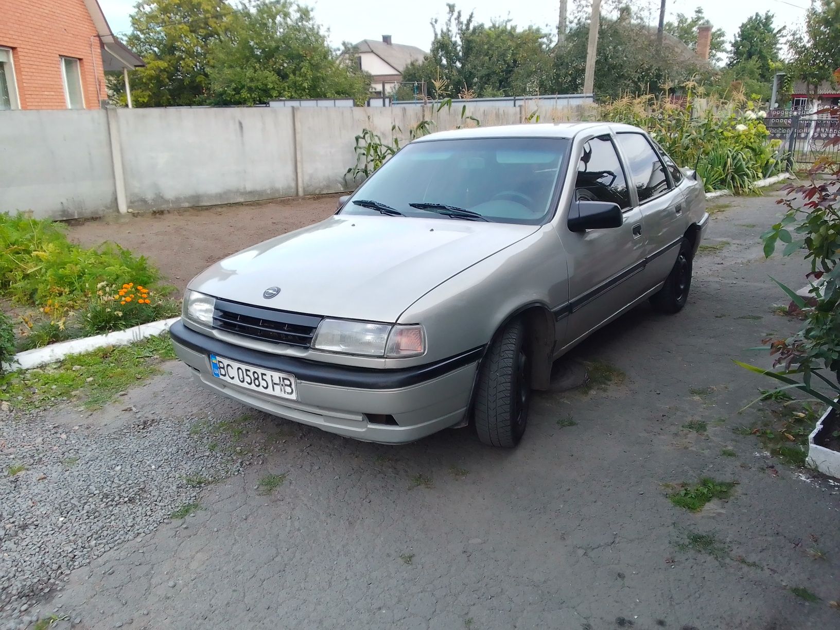 Продам Opel vekta 1.8 бензин