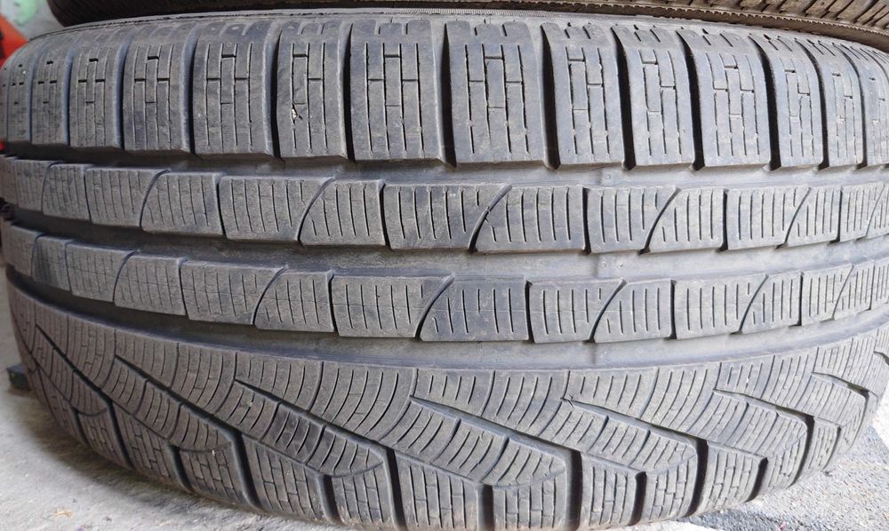Opony zimowe Pirelli Sottozero Winter 240 Serie II 235/40R19 20/21r