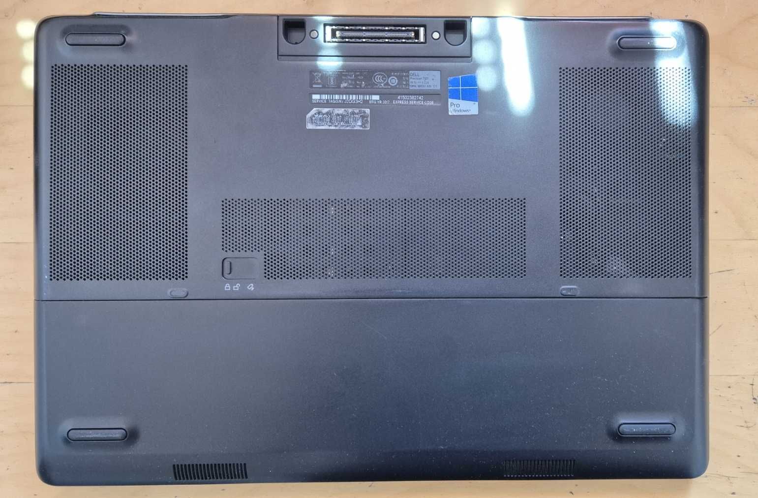 Laptop Dell Precision 7520 i7-32-256SSD-Quadro M2200-11PRO-NFC + DOCK
