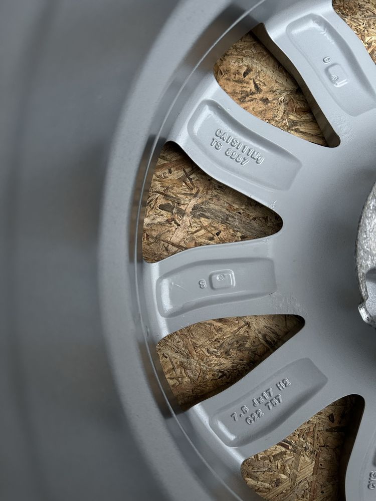 Диски5/112 R17 ET35 цо(діа)66.6 Вольцваген, Мерседес титани