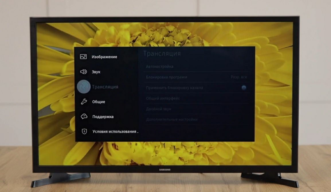 Телевизор 32" Samsung SmartTV СмартТВ с Wi-Fi и YouTube