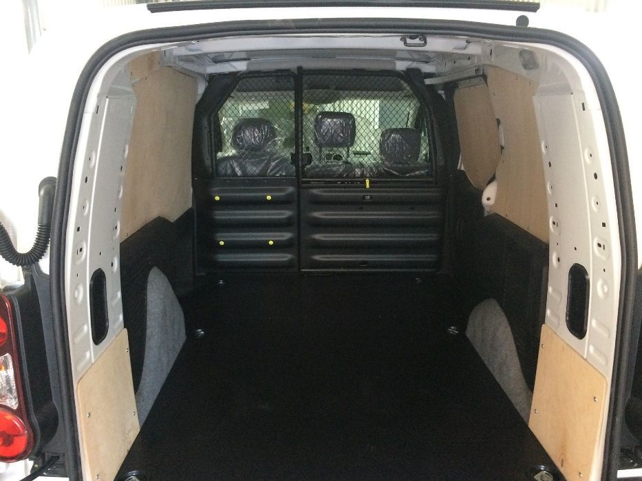 Citroen Berlingo L2H1 zabezpieczenie paki zabudowa ze sklejki
