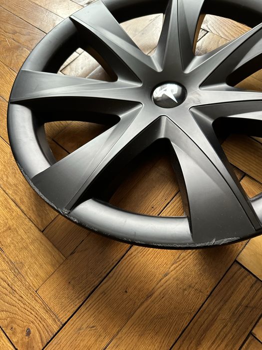 Ковпаки Tesla model Y