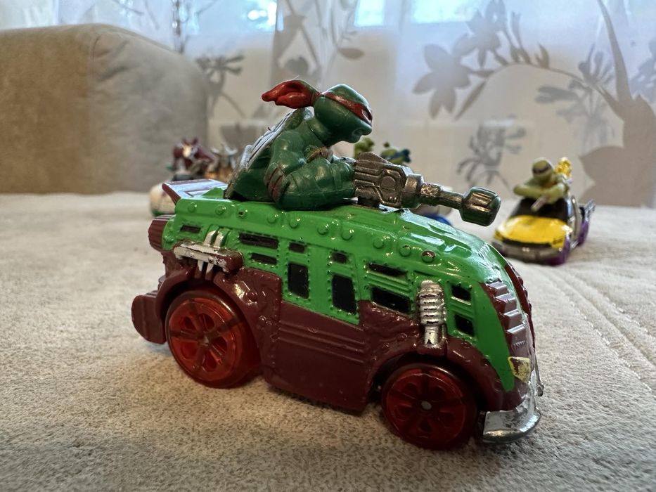 Черепашки-Ніндзя на машинах