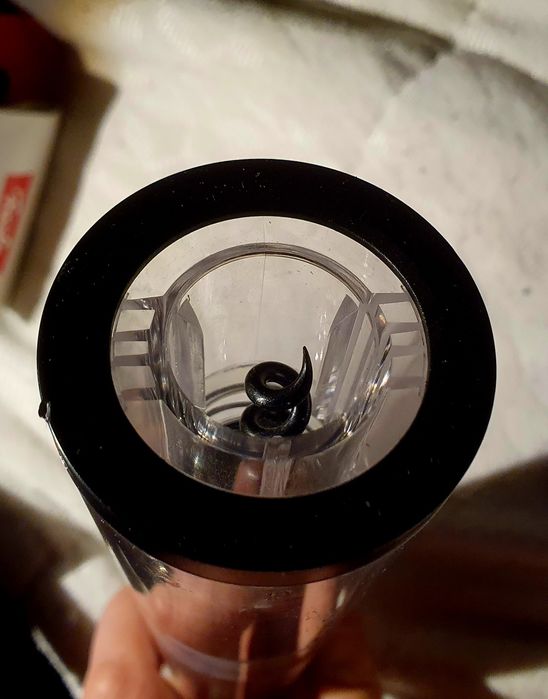 Korkociąg elektryczny do otwierania wina