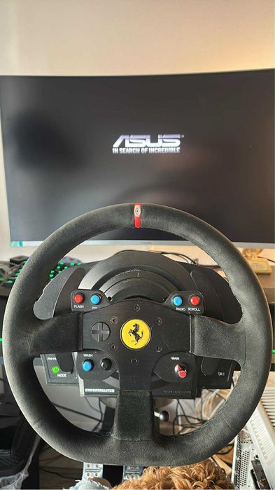 Kierownica Thrustmaster T300 Alcantara Edition z pedałami PC PS4 PS5