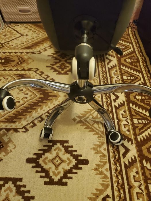 Крісло на колесах Bonro велюр сірий