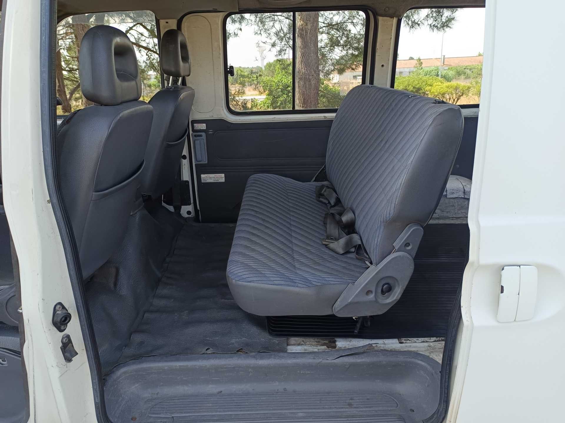 Nissan Vanette Cargo 2.3 D - 1995 - 5 Lugares