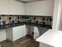 T2 na Graça, remodelado e cozinha semi-equipada. Terraço c vista ampla