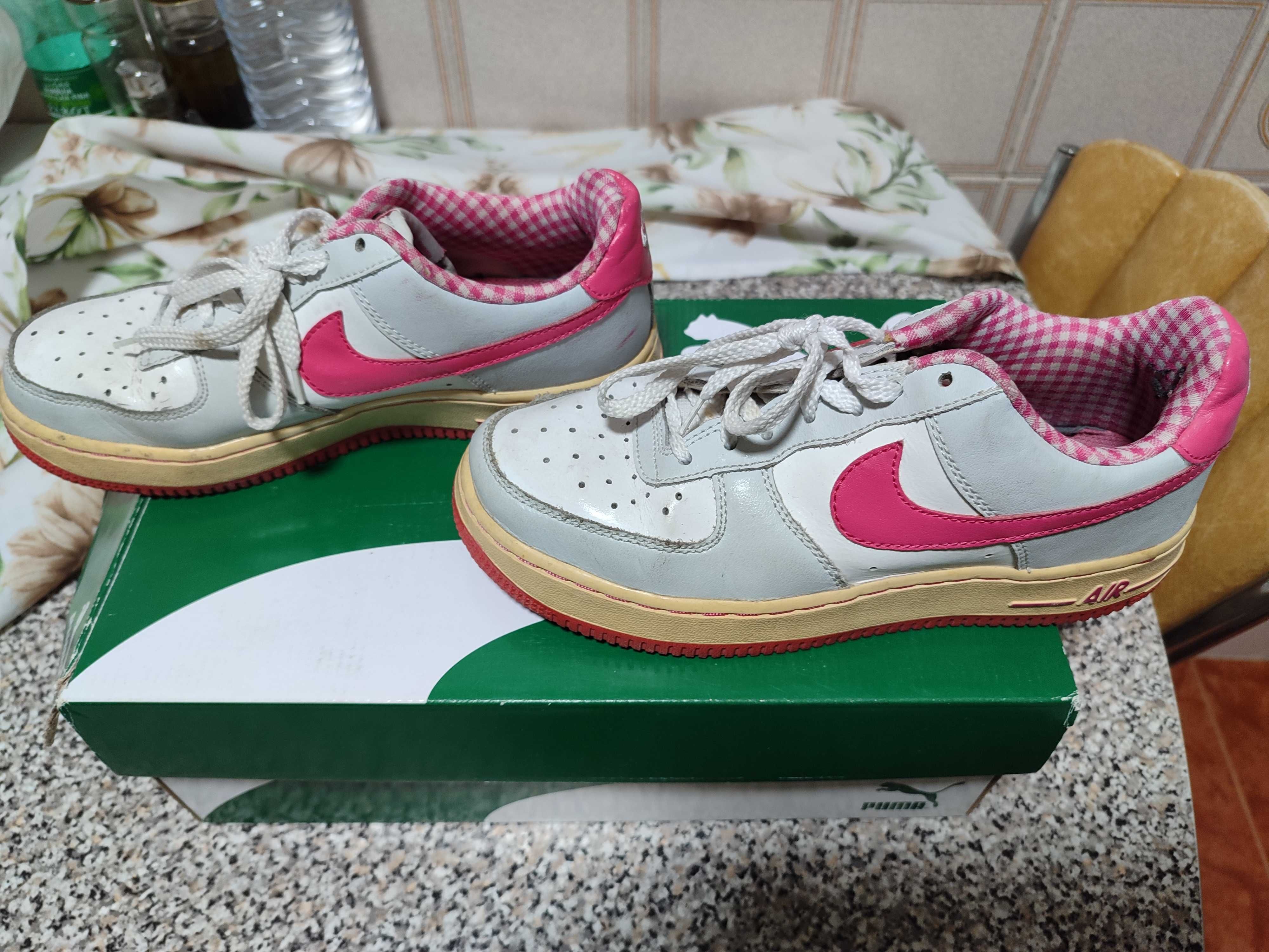 Vendo tênis Nike AIR Force em estado razoável