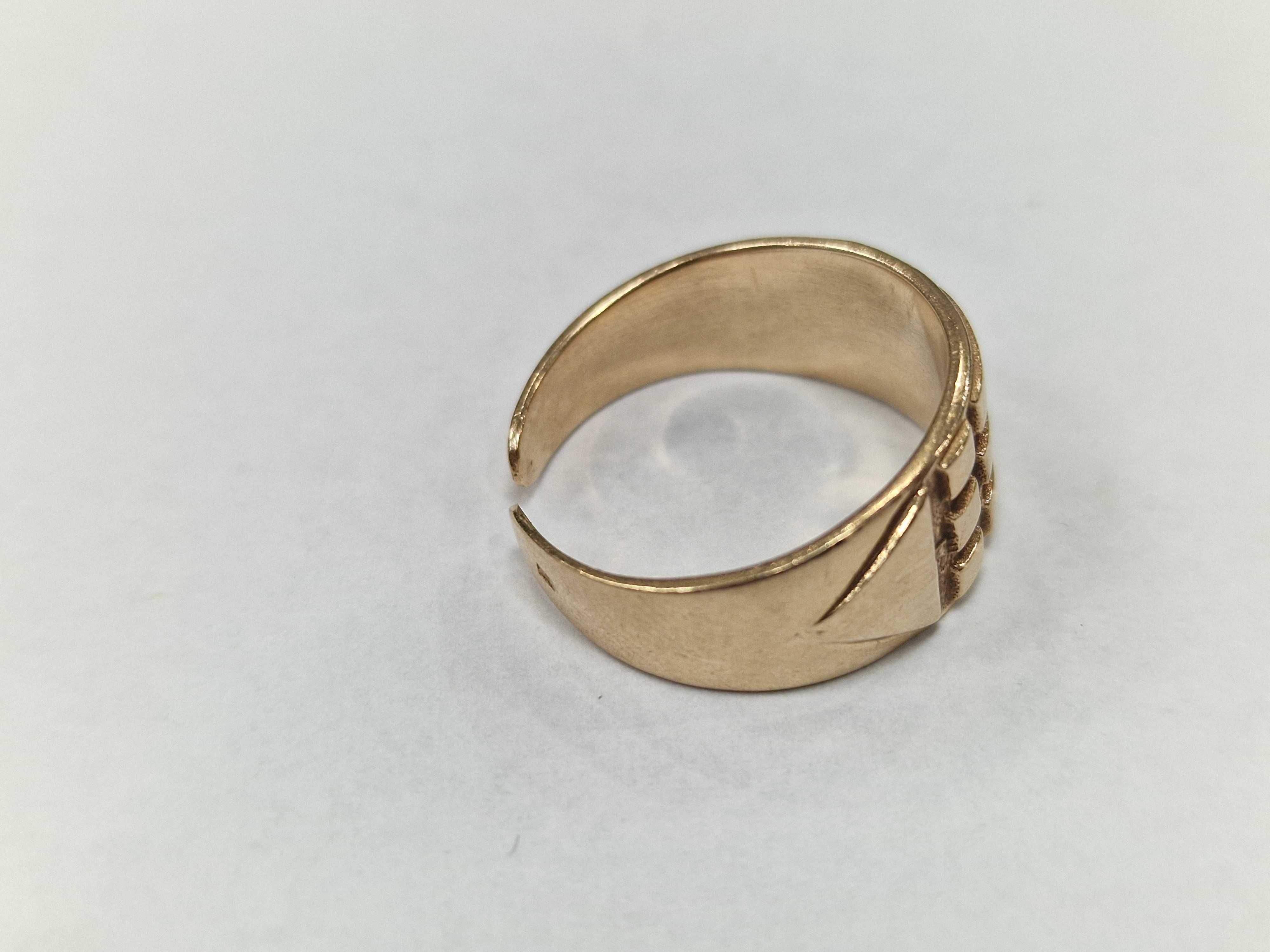 Złoty sygnet Atlantów/ 585/ 7.85 gram/ R23/ Lite złoto