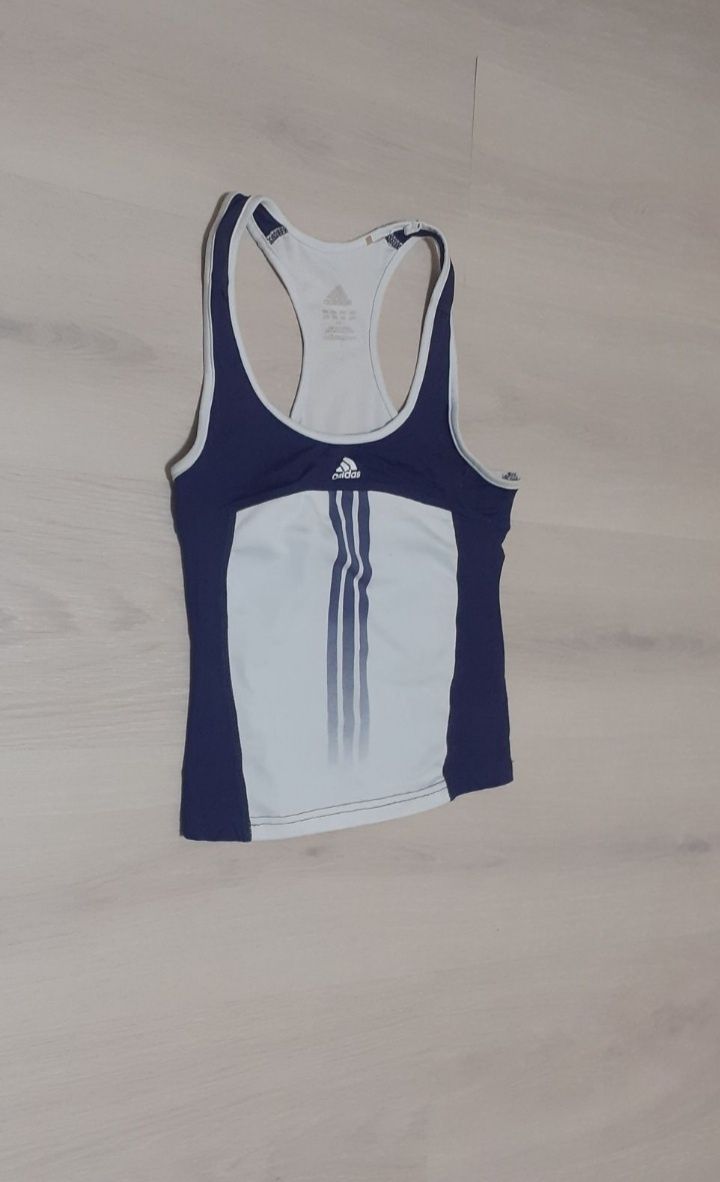 Грипсы и одежда для спорта. XS, S, 7-9 Т Adidas