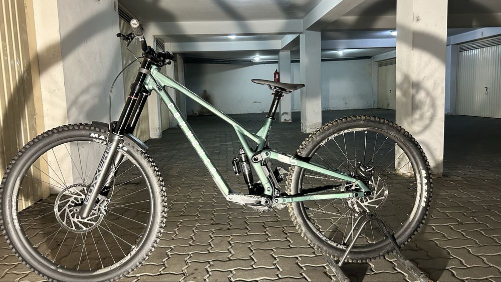 Commencal Supreme DH v5