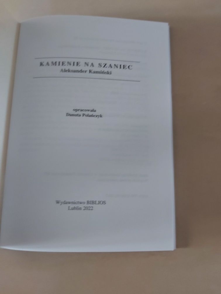 Kamienie na szaniec opracowanie