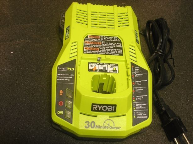 Зарядное P117 для батарей аккумуляторов Ryobi ONE+ 18V 18В зарядка