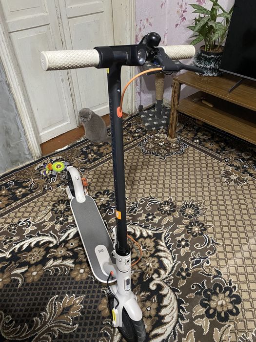 Електросамокат Xiaomi Mi Electric Scooter 3